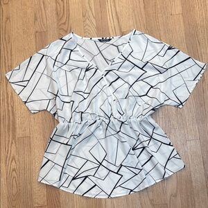 BloomChic Black and White Flutter Sleeve Graphic Blouse